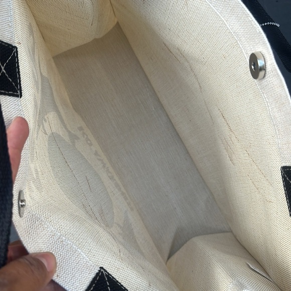 New GUESS Tote Bag - Picture 7 of 7